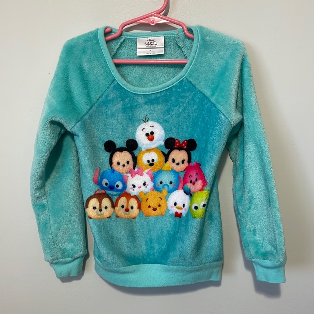 Girls Disney Tsum Tsum teal round, necked, plush pull over. Size 4.